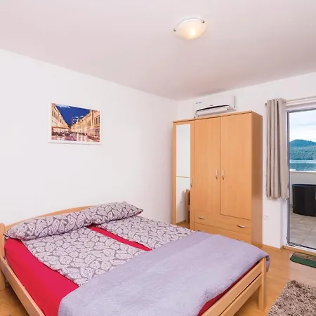 Majkovi-ratac بيت للعطل *