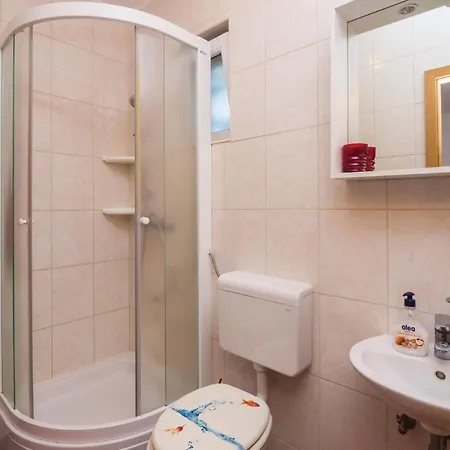 Majkovi-ratac بيت للعطل سلانو