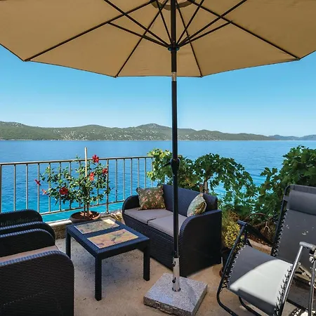 Majkovi-ratac * Slano