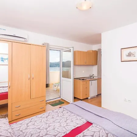 Majkovi-ratac Σπίτι διακοπών Slano